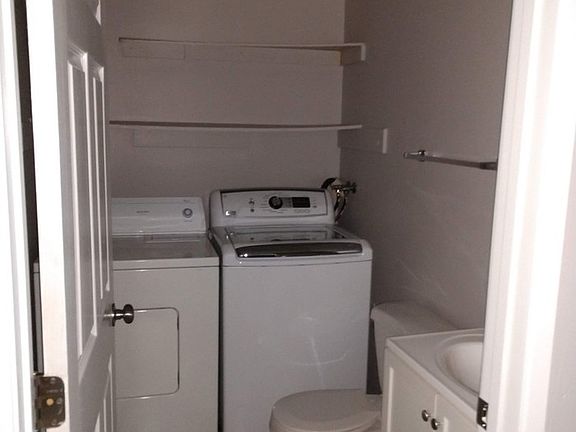 5th image of 2428 Poplar St SE #A