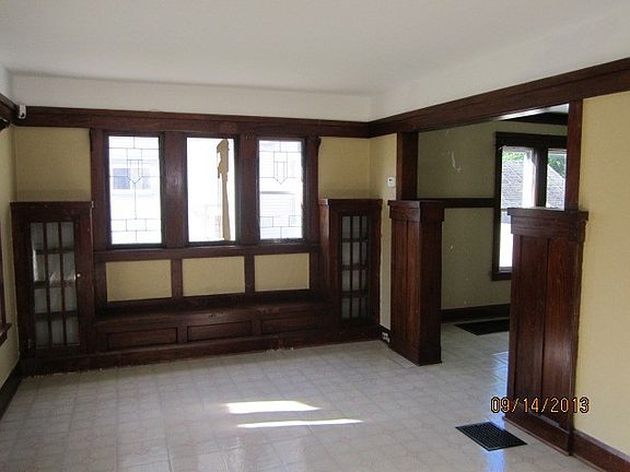 3rd image of 424 N Independence Ave