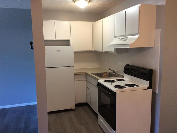 5th image of 2052 4th St #4