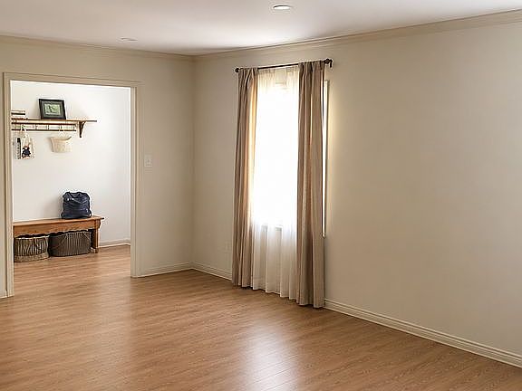 3rd image of 8104 Larch Ln