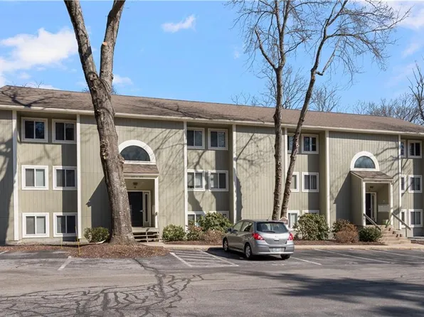 400 New River Rd APT 411, Lincoln, RI 02838