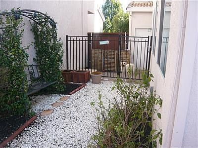 5th image of 284 Brandy Oak Ct