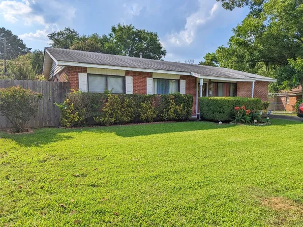 9072 Hawthorne Dr, Shreveport, LA 71118
