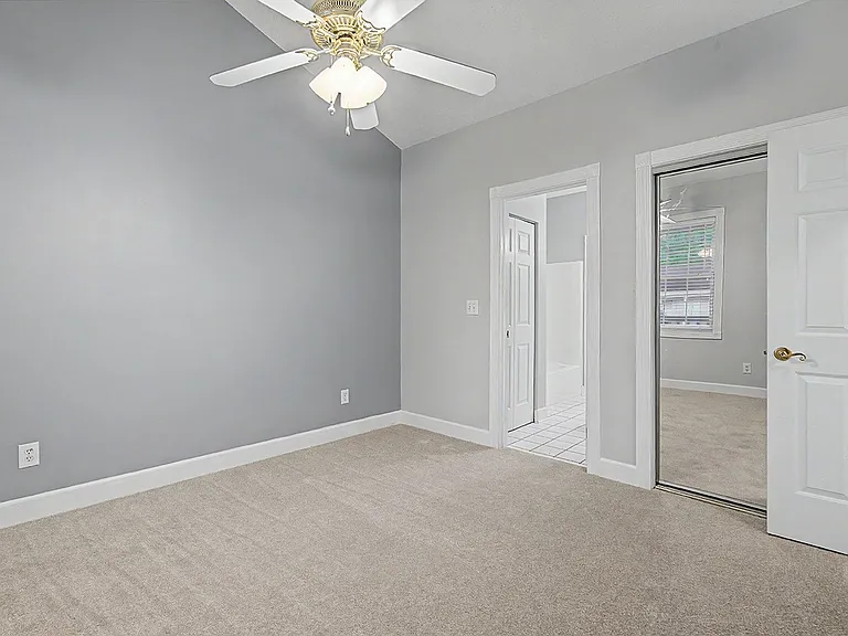 670 Riverwalk Dr #302 — Photo 12