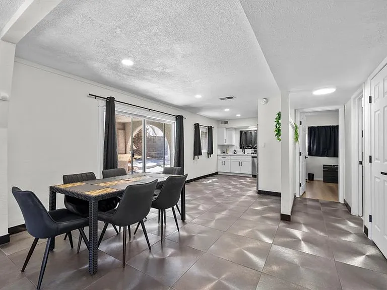 2571 Vegas Valley Dr — Photo 8