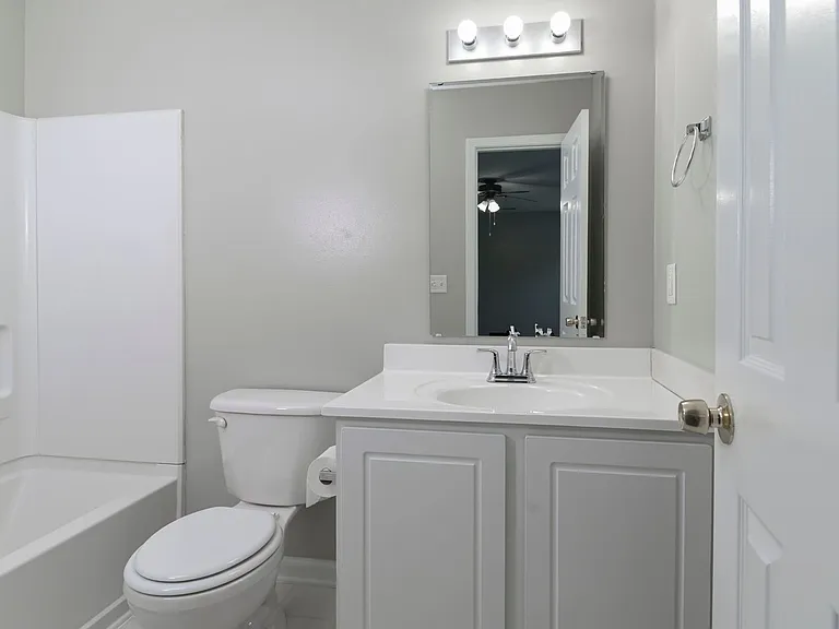 141 Wigmore Ln — Photo 30