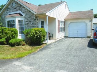 32 Farnworth Close, Freehold, NJ