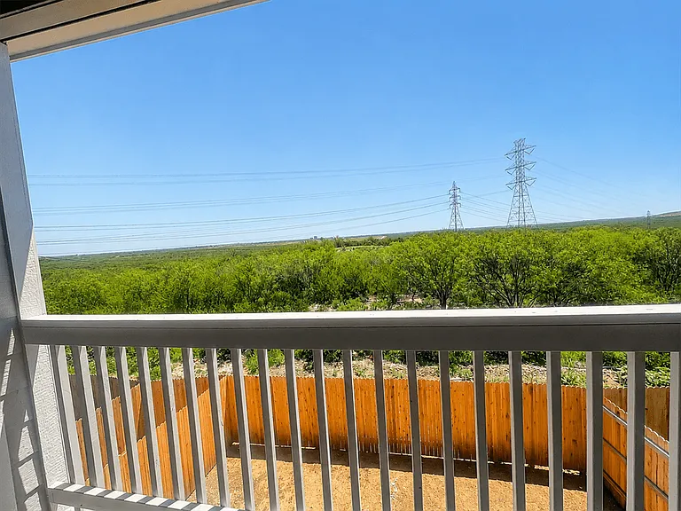 7142 Magnolia Crk #201 — Photo 17