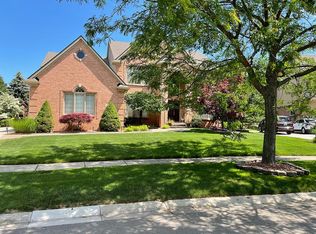 3192 Hedgewood Ln, Rochester Hills, MI 48309