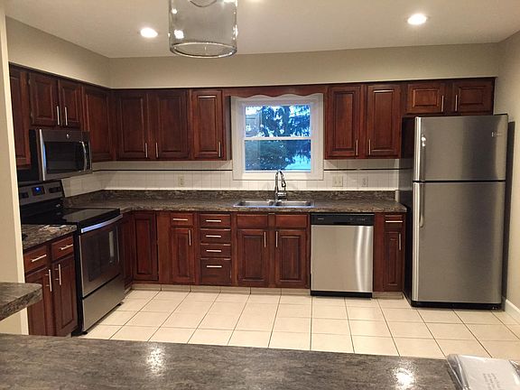 3rd image of 325 Loyola Dr