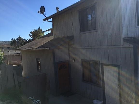 2nd image of 32 Las Lomas Dr