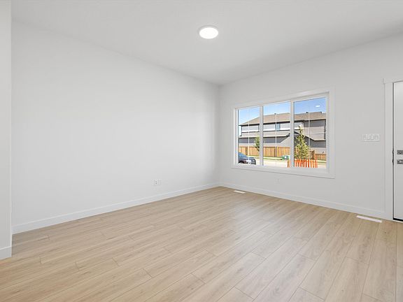 4th image of 1605 210a St