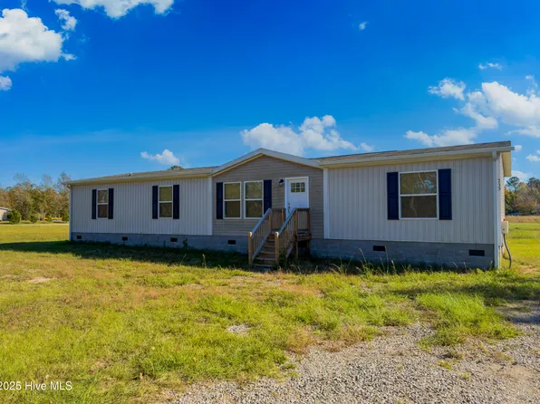 233 Benton Road SE, Bolivia, NC 28422