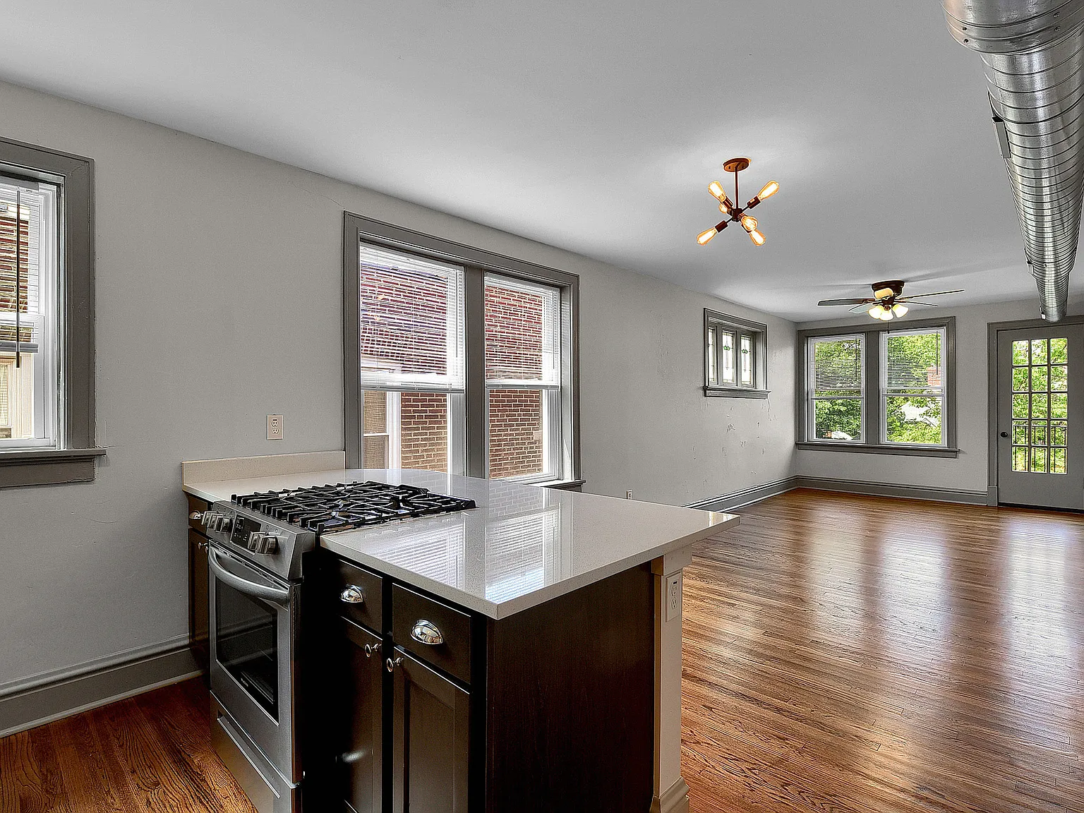 1 bed, 800 sqft, $1,150 — Photo 4