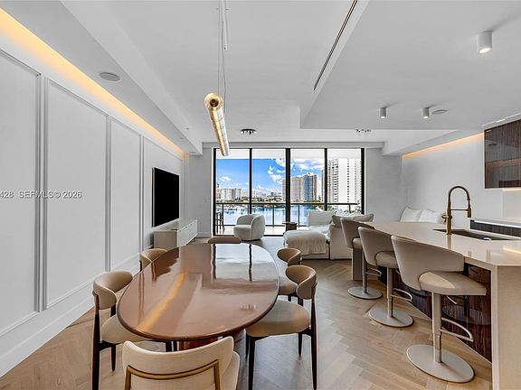 4th image of 3300 NE 188th St APT 812