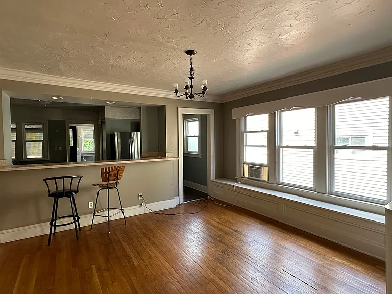 2316 S Overlook Rd — Photo 3