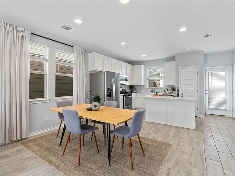 1713 Yaupon Grove Ln — Photo 5