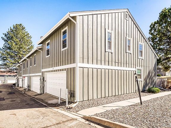 4th image of 919 S Granby Way