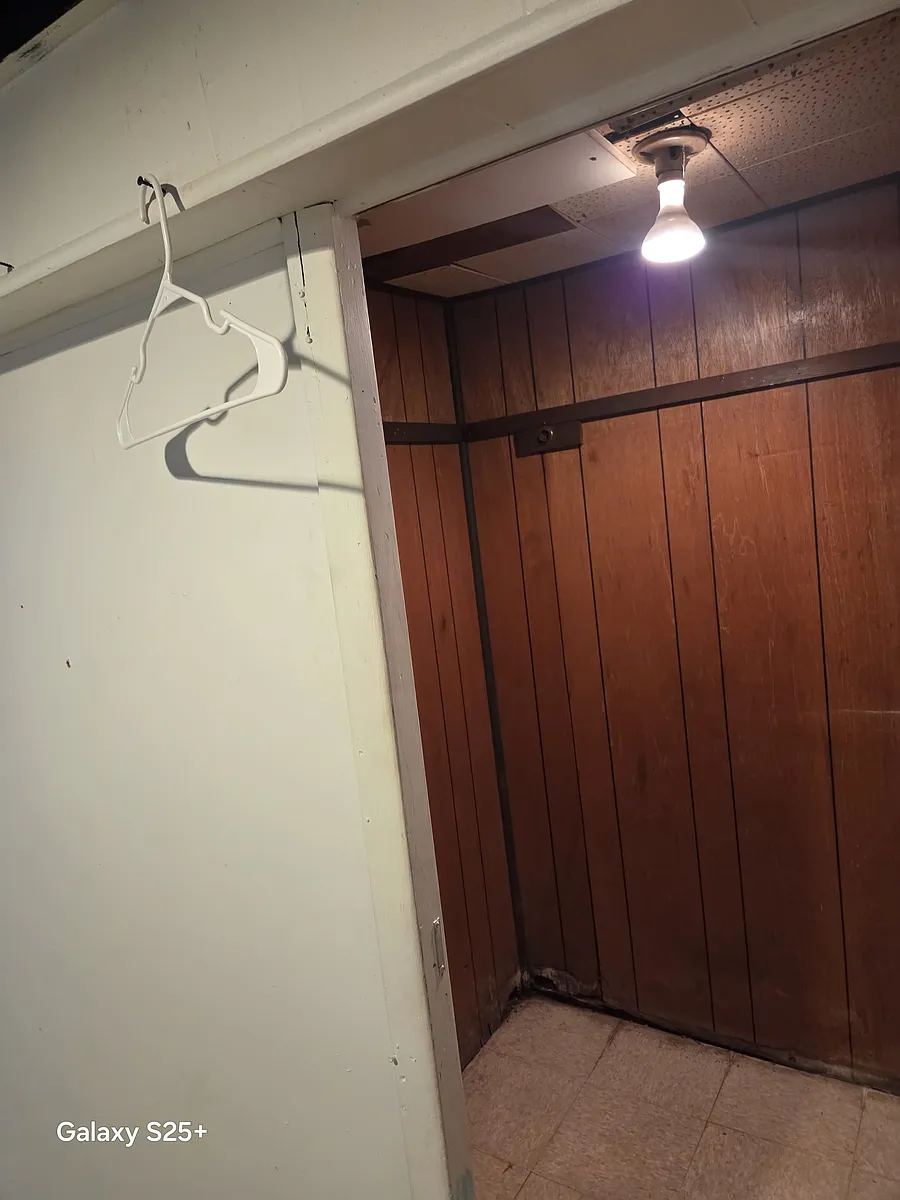 closet - 201 N Nanticoke Ave #B