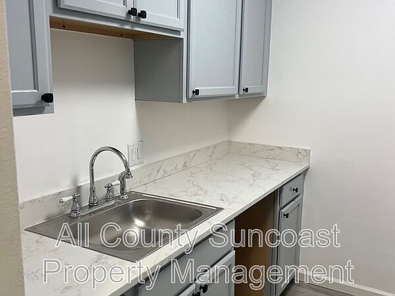 3rd image of 1830 Dr Martin Luther King Jr St N APT 205