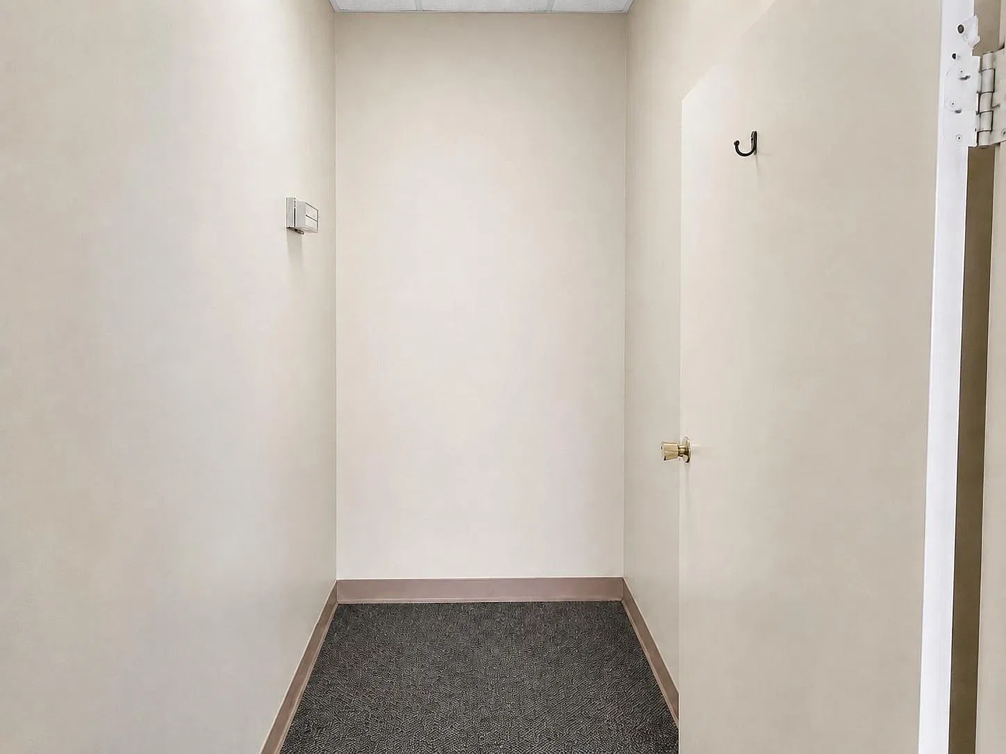 2 bed, 1.0 bath, $1,600 — Photo 3