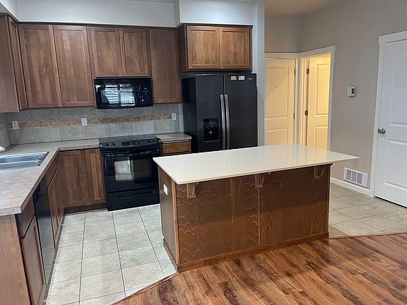 3rd image of 2300 N Country Vista Blvd