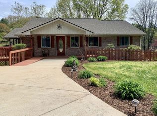 408 Lake Hollow Rd, Piney Flats, TN 37686