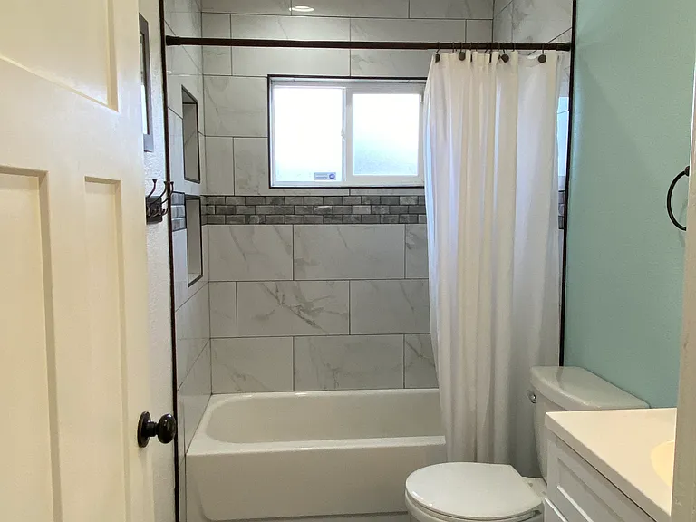33 Olive Way — Photo 9
