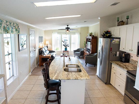 4th image of 825 Tall Oak Rd