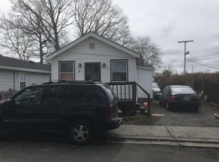 2 Neptune Pl, Middletown, NJ 07748