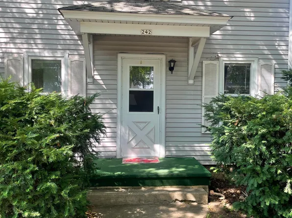 242 S Lincoln St, Poynette, WI 53955