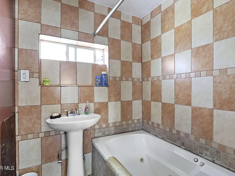 359 Mary Jeanne Ln — Photo 25