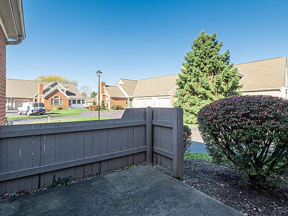 4th image of 535 Brickstone Dr