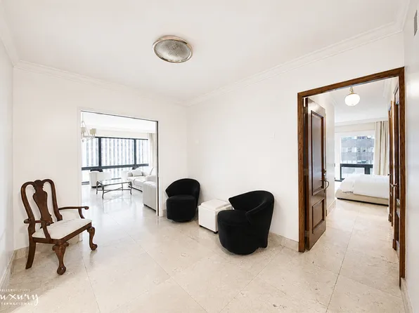 721 5th Avenue image 1 of 18