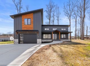 109 Scott Meadows Dr, Asheville, NC 28806