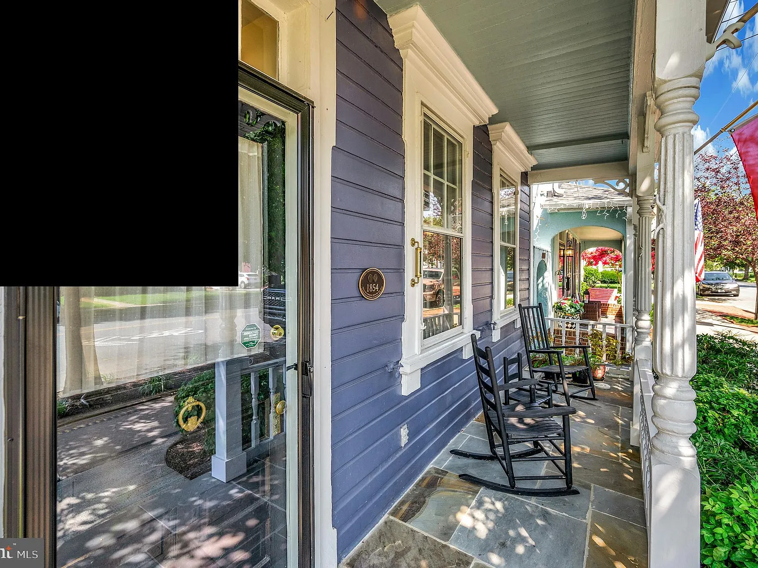 3 bed, 2.5 bath, 2706 sqft, $4,200 — Photo 2
