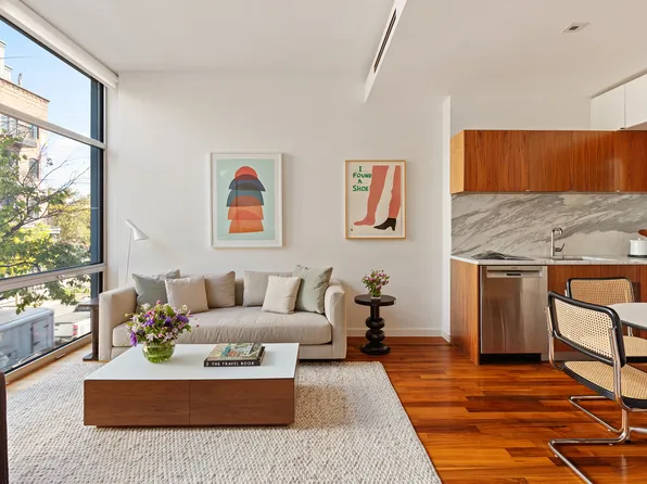 280 Metropolitan Avenue image 2 of 10