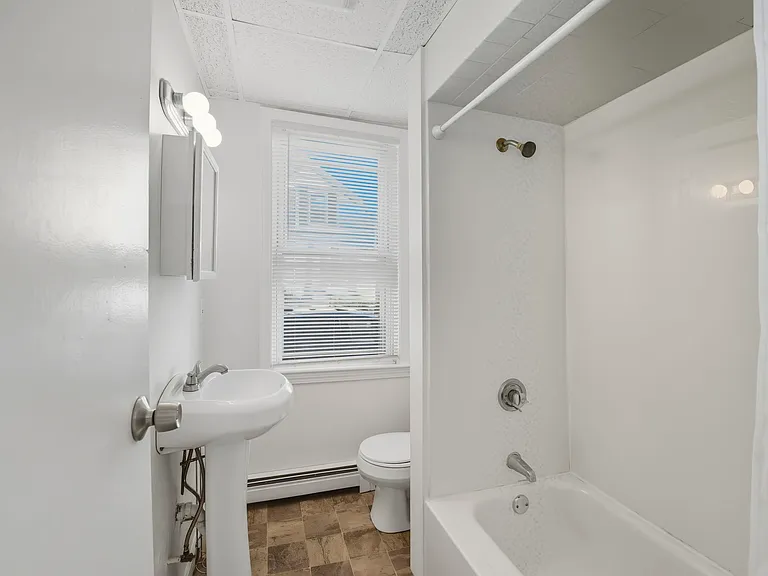 57 Preston St #1R — Photo 12