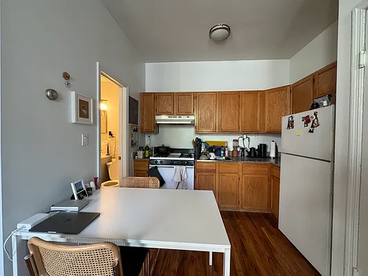 Rented by LDMI Realty Group LLC | media 16