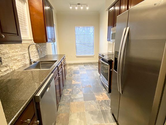 5th image of 8604 Thackery St #172