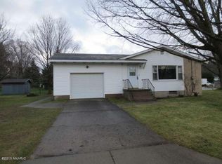 804 E Lincoln St, Whitehall, MI 49461