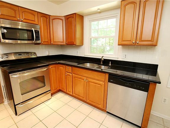 4th image of 12528 Arnsley Ct