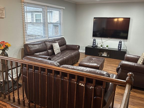 2nd image of 1580 E Bayside Ct