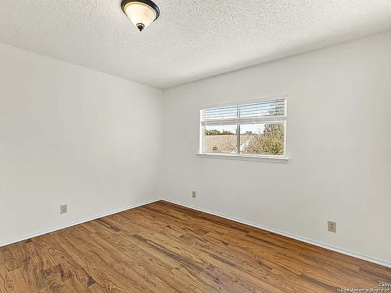 9806 Kelton Dr — Photo 20