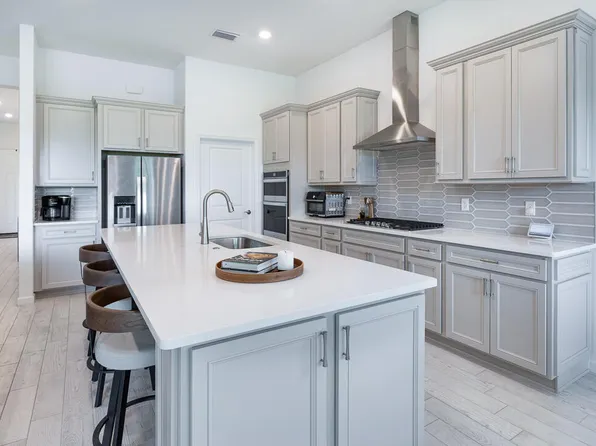 599 SE Villandry Way, Port St Lucie, FL 34984