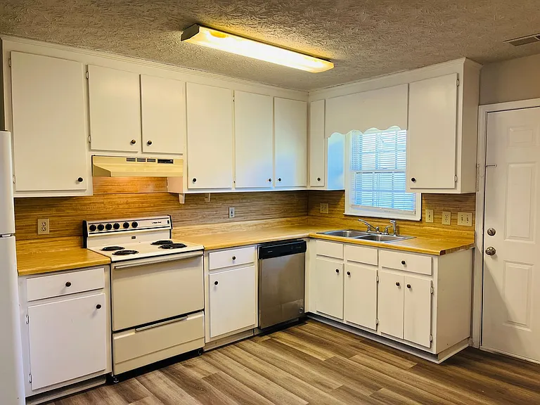 10 Fredda Lane — Photo 10