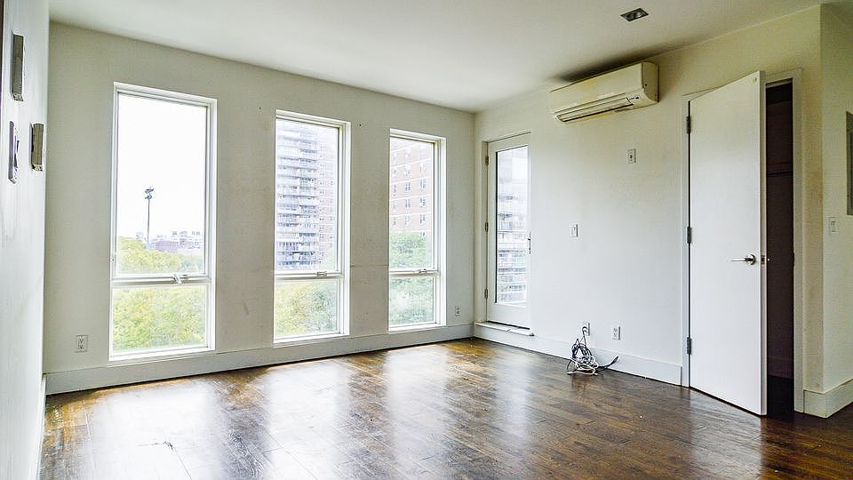 1st image of 49 Montrose Ave APT 5C