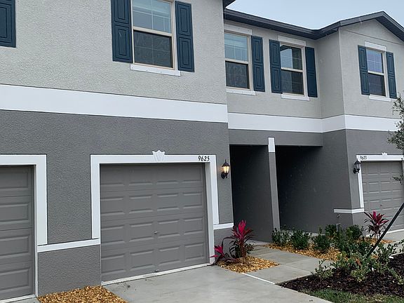 4th image of 9625 Pembrooke Pines Dr #1