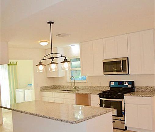 4th image of 10519 Sagewillow Ln