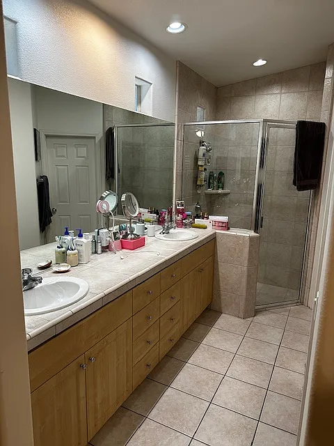 4 bed, 2303 sqft, $1,100 — Photo 4